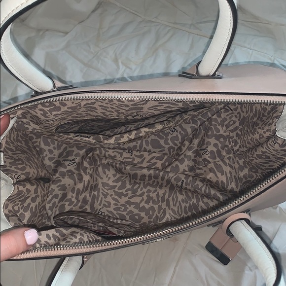 Guess hand bag - Picture 6 of 7